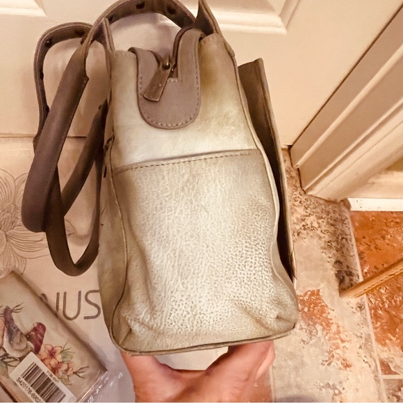 🪿NWOT! Anna by Anuschka Retired Summer Tryst Hand Painted  Leather Hobo. - Picture 6 of 16